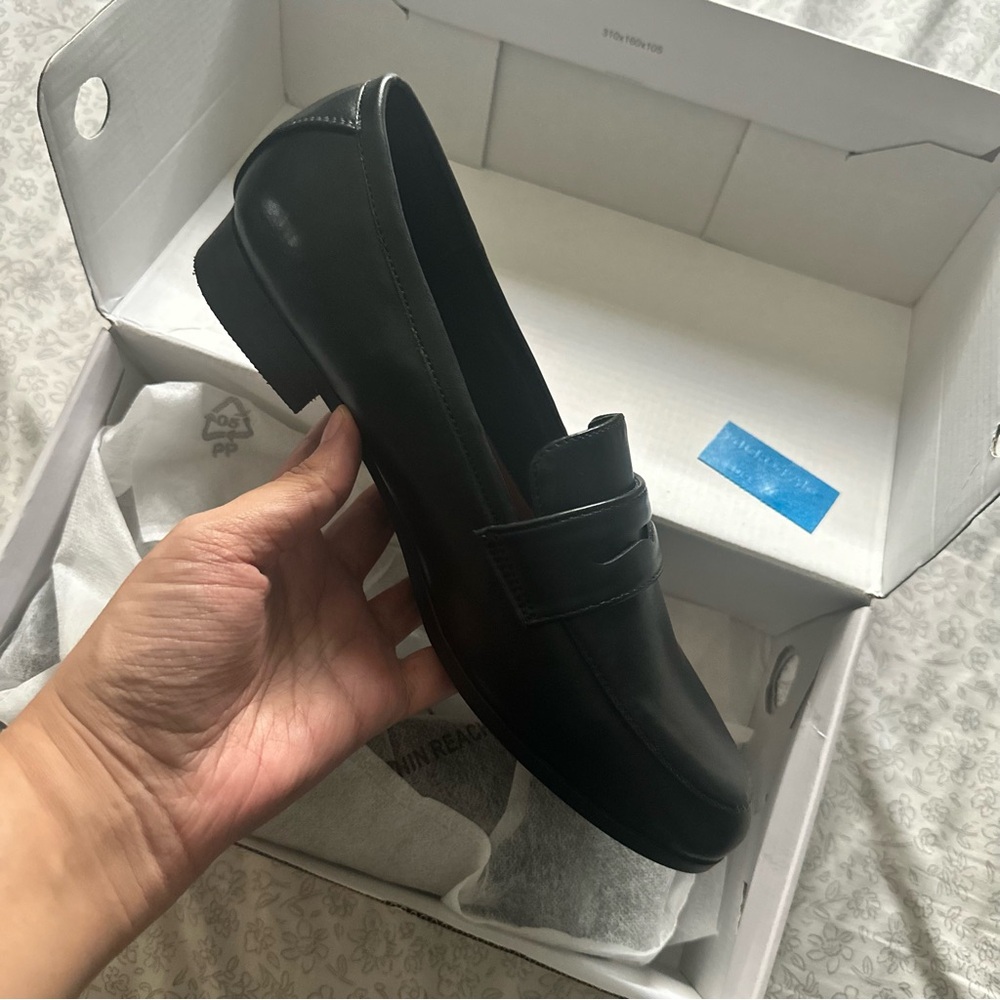 Women’s loafers shoes